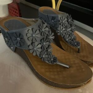 Women’s summer time wedge size 7.5